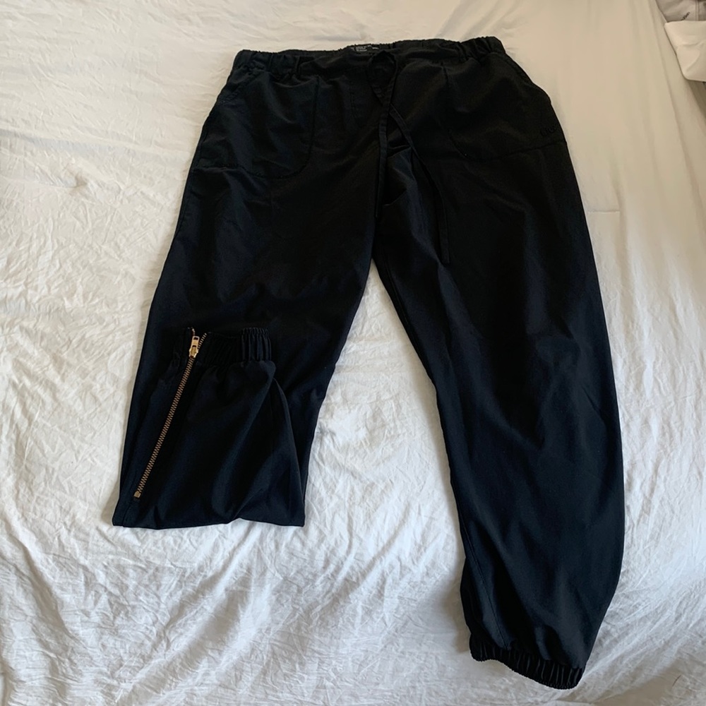 Albion joggers size small